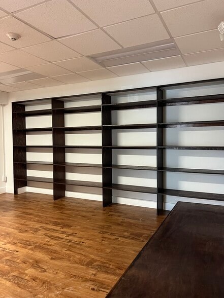 More Photos Of 47 E Robinson St, Orlando General Retail For Lease