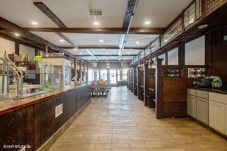 More Photos Of 2723-2727 W Howard St, Chicago Storefront For Sale
