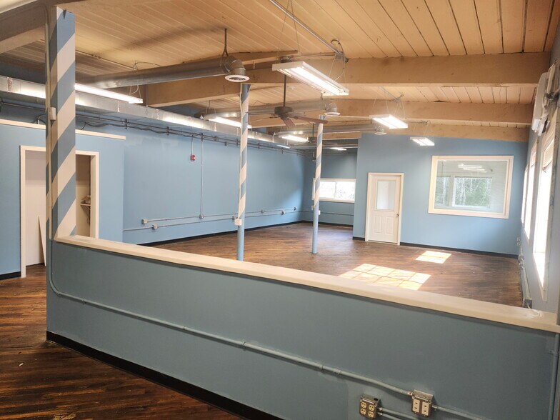 More Photos Of 1548 Burden Lake Rd, Averill Park Warehouse For Lease