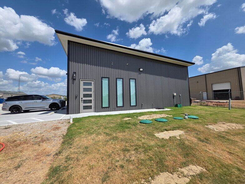 More Photos Of 3941 Ruger Dr, Royse City Industrial For Lease