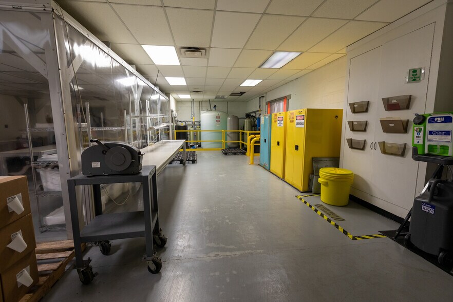 More Photos Of 1649 Castpa Pl, Vineland Manufacturing For Sale