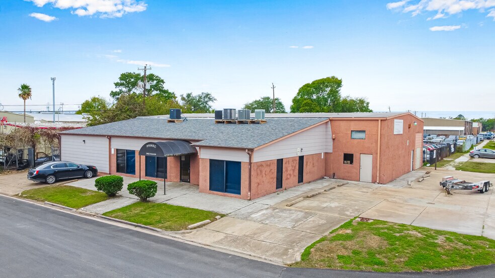 More Photos Of 3402 Amanda Ln, Houston Flex For Sale