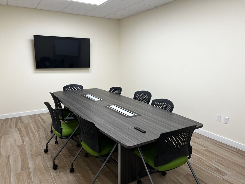 More Photos Of 35 SW 12th Ave, Dania Beach Distribution For Sale