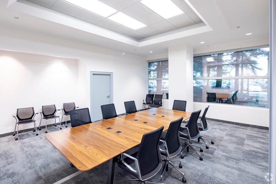 More Photos Of 5500 N Service Rd, Burlington Office For Lease