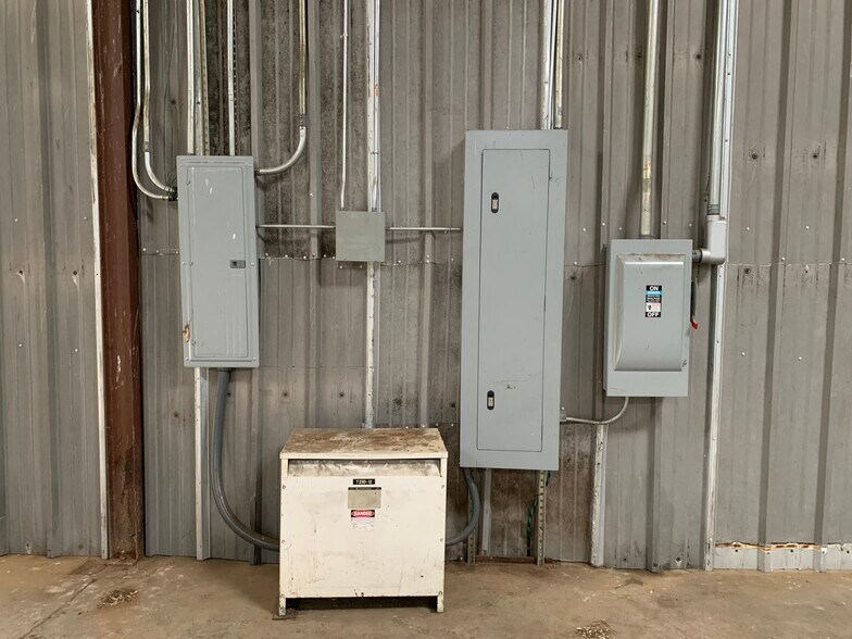 More Photos Of 601-605 N Tn-70, Rogersville Warehouse For Lease