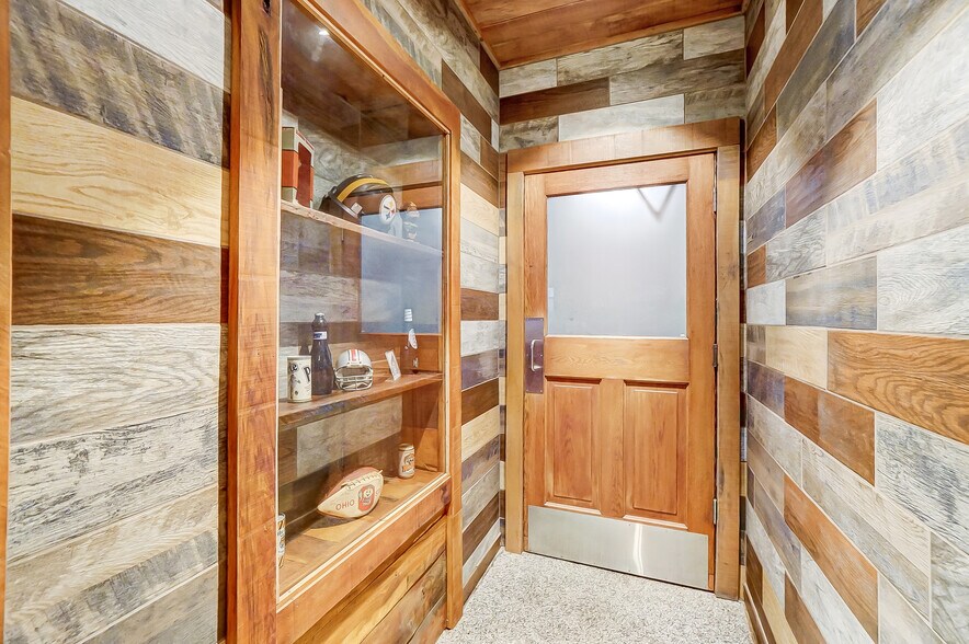 More Photos Of 126 W High St, Springfield Lodge Meeting Hall For Sale