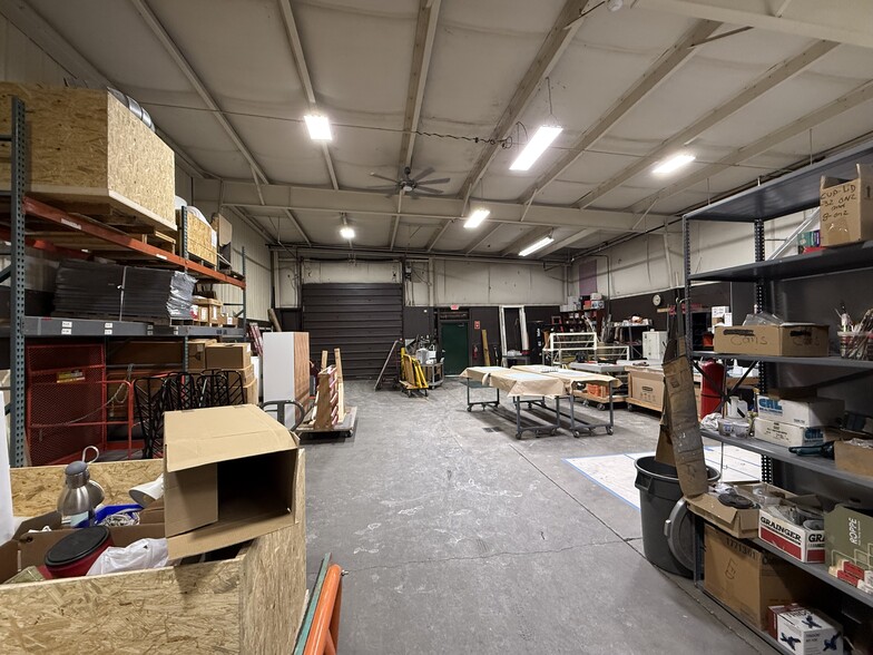 More Photos Of 5180 W River Dr, Comstock Park Manufacturing For Lease