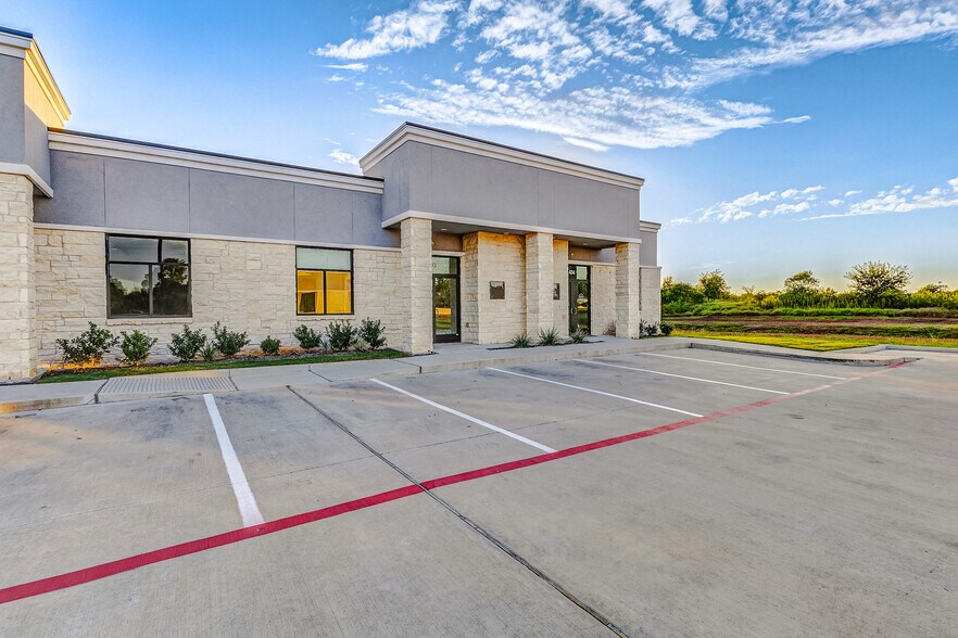 More Photos Of 26717 Westheimer Pky, Katy Medical For Sale