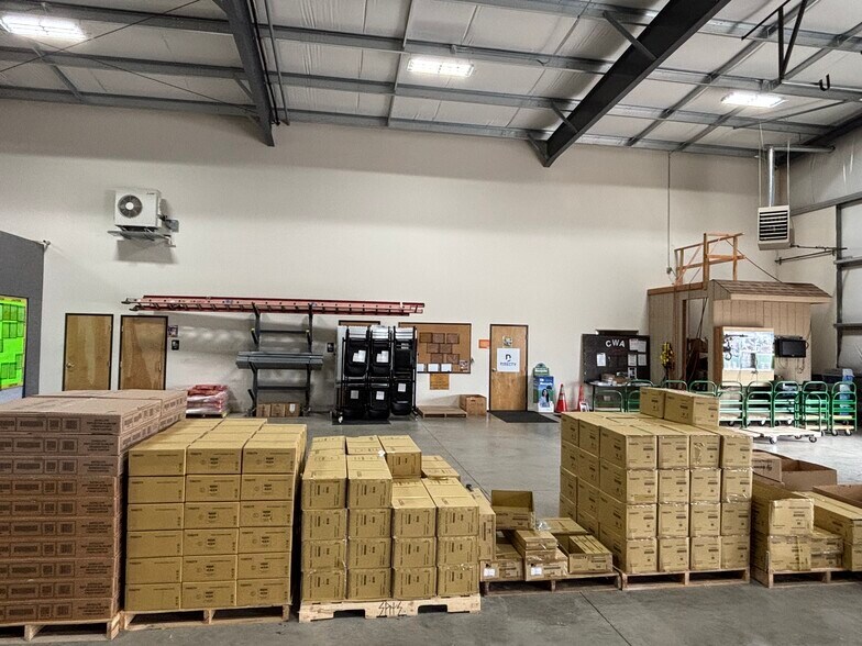 More Photos Of 3543 Steelhead Run Dr NE, Albany Warehouse For Lease