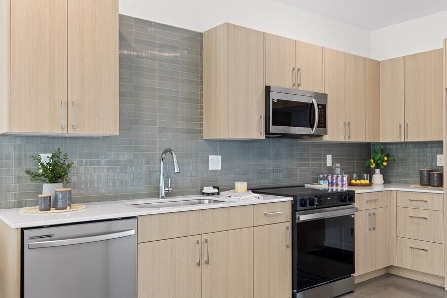 More Photos Of 1602 N Central St, Knoxville Apartments For Sale