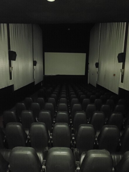More Photos Of 20 Tower Pl, Roslyn Movie Theatre For Lease