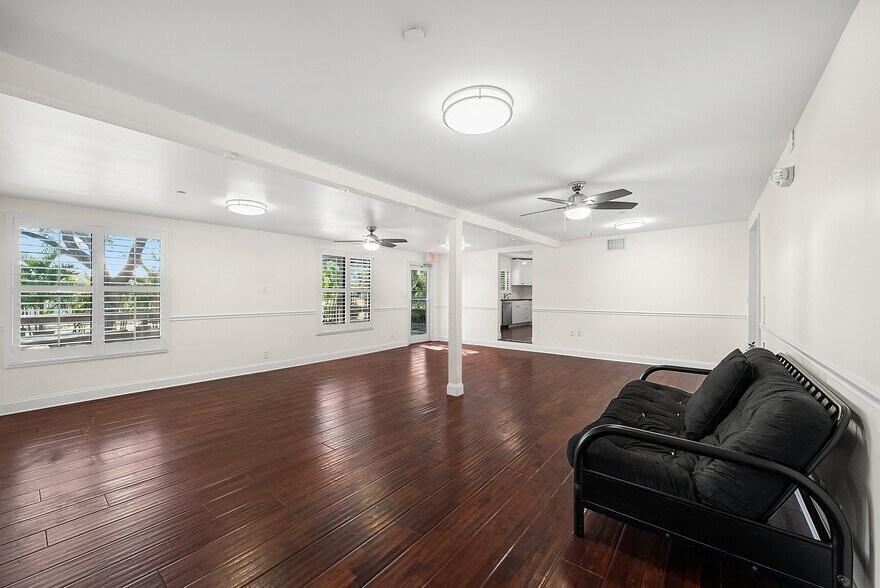 More Photos Of 112 SE 10th St, Delray Beach Office Residential For Sale