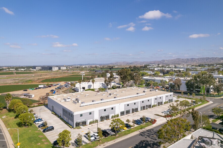 More Photos Of 18-36 Thomas, Irvine Warehouse For Sale