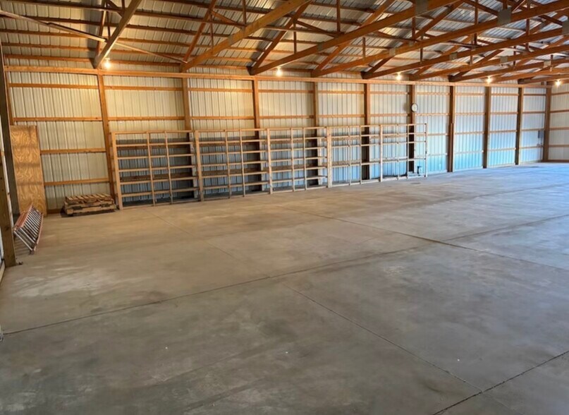 More Photos Of 1305 1st st, Ogallala Flex For Lease