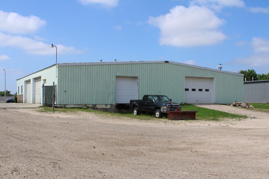 More Photos Of 683 Sullivan Dr, Fond Du Lac Warehouse For Sale