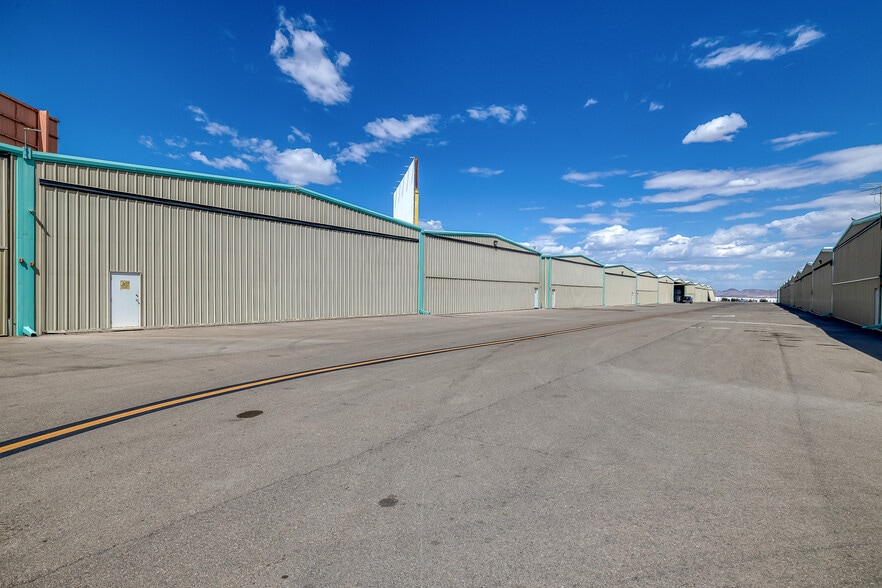 More Photos Of 2730 Airport Dr, North Las Vegas Airplane Hangar For Sale