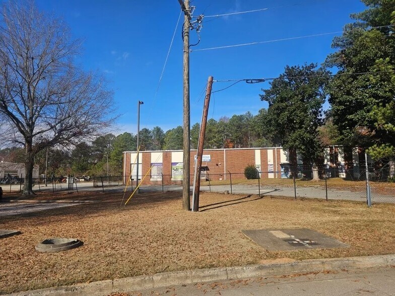 More Photos Of 4445 Wendell Dr SW, Atlanta Distribution For Lease