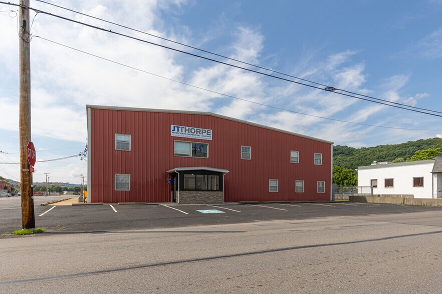 More Photos Of 17 Ferry St, Leetsdale Warehouse For Lease