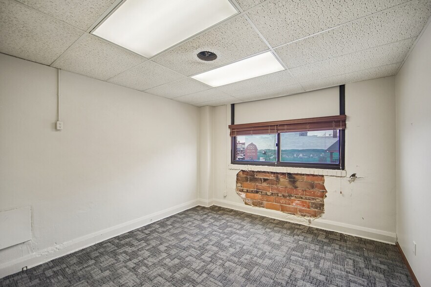 More Photos Of 200 1st Ave E, Newton Office For Sale