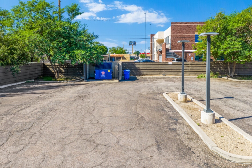 More Photos Of 2345 W Glendale Ave, Phoenix Medical For Lease
