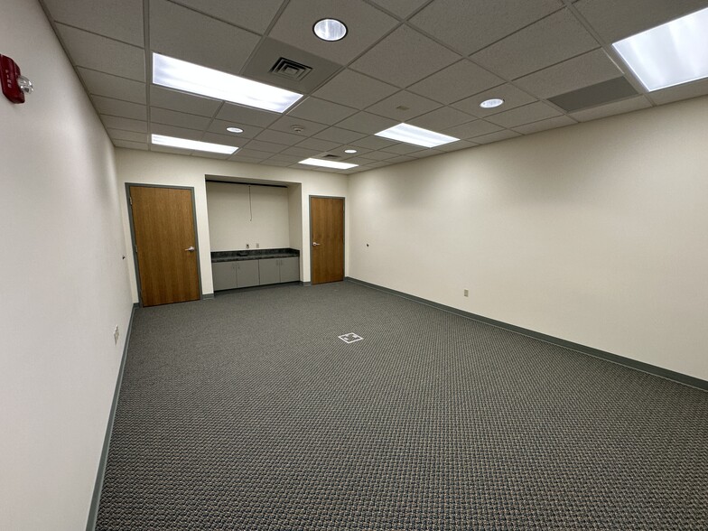 More Photos Of 1931 SE Ninth St, Newton Industrial For Sale