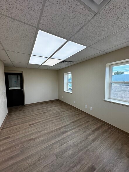 More Photos Of 6400 Yellowstone Hwy, Evansville Warehouse For Lease