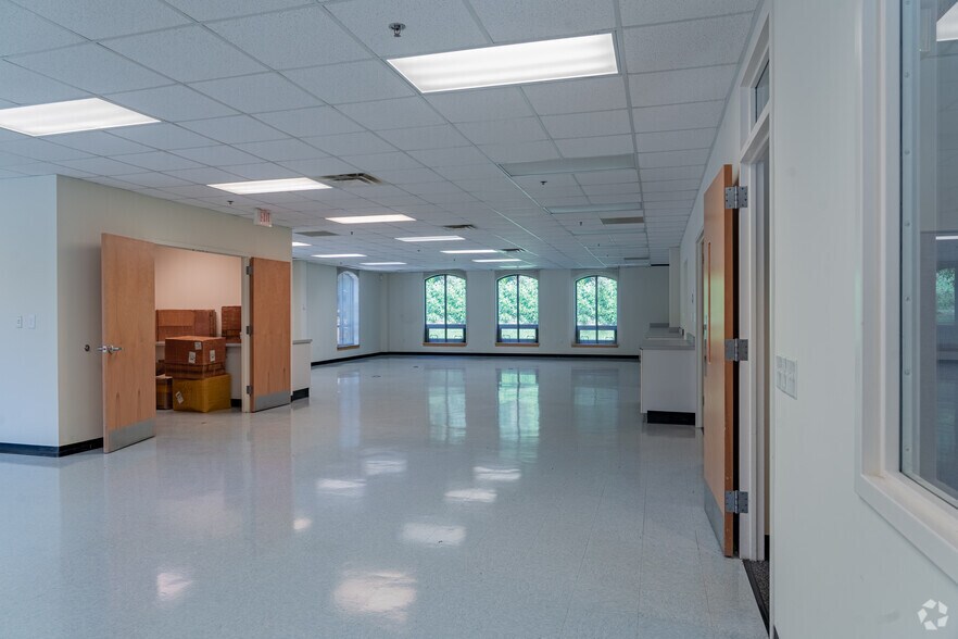 More Photos Of 610 Jones Ferry Rd, Carrboro Medical For Lease