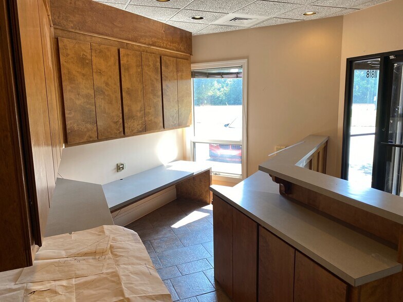 More Photos Of 11819 Reames Rd, Charlotte Office For Sale