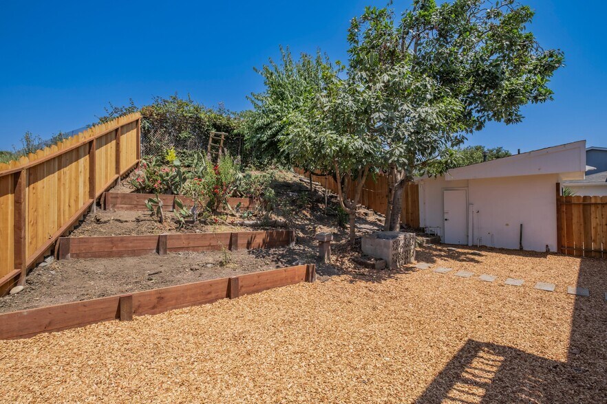 More Photos Of 344 Pennsylvania Dr, Watsonville Apartments For Sale