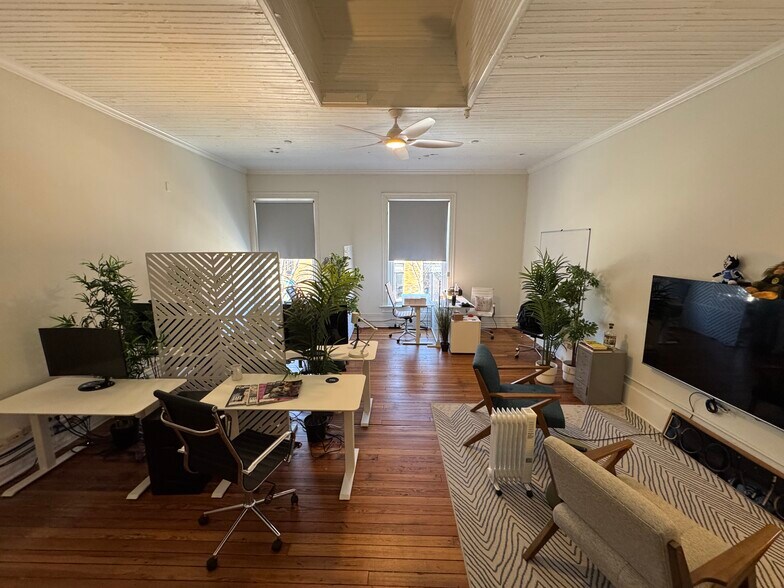 More Photos Of 201 1/2 E Virginia St, McKinney Office For Lease