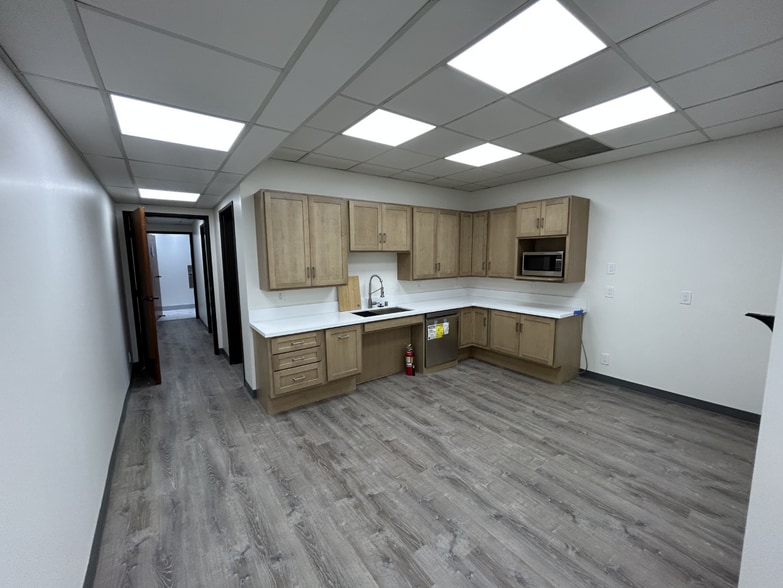 More Photos Of 20355 Hawthorne Blvd, Torrance Office For Lease