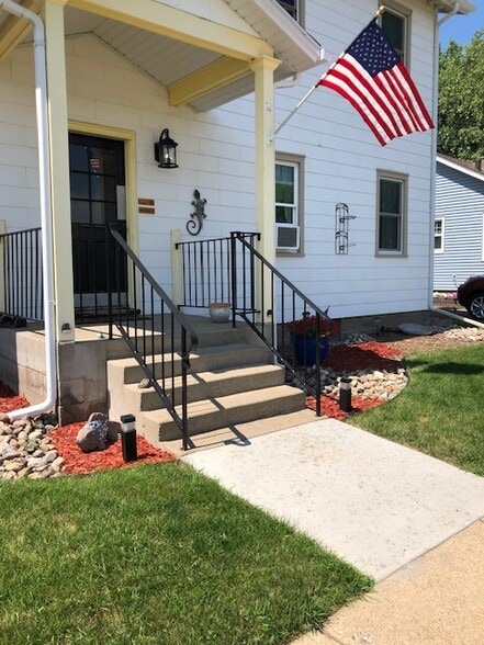 More Photos Of 314 4th St, Riverdale Hotel For Sale