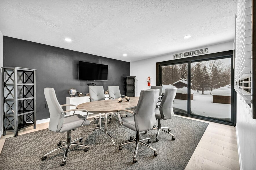 More Photos Of 1929 E Royalton Rd, Broadview Heights Office For Lease