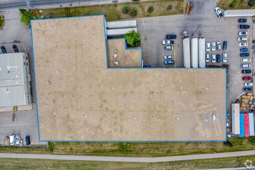 More Photos Of 7910 51st St SE, Calgary Warehouse For Lease