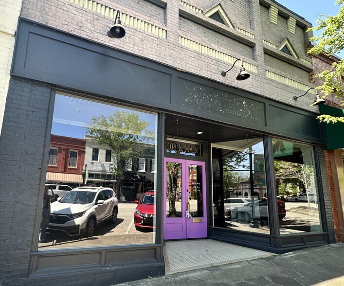 More Photos Of 108 N Main St, Greensboro General Retail For Sale