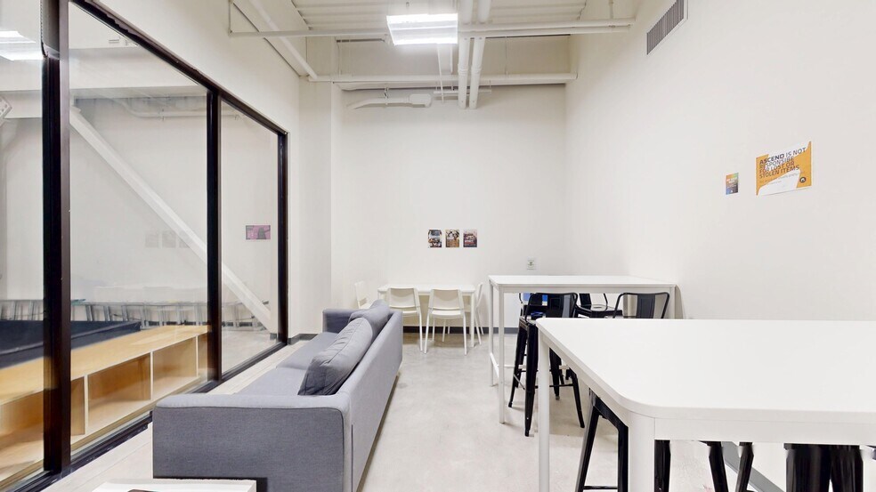 More Photos Of 426 State St, Erie Specialty For Lease