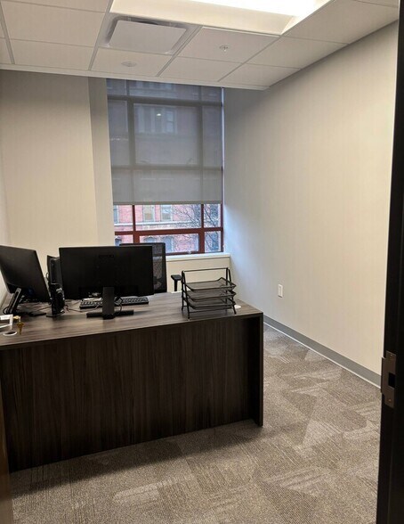 More Photos Of 109 S Warren St, Syracuse Office Residential For Lease