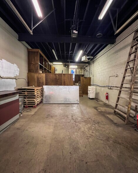 More Photos Of 9 Pennsylvania Ave, Rochester Freestanding For Sale