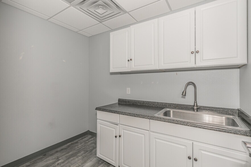 More Photos Of 2014 Justin Rd, Highland Village Medical For Lease
