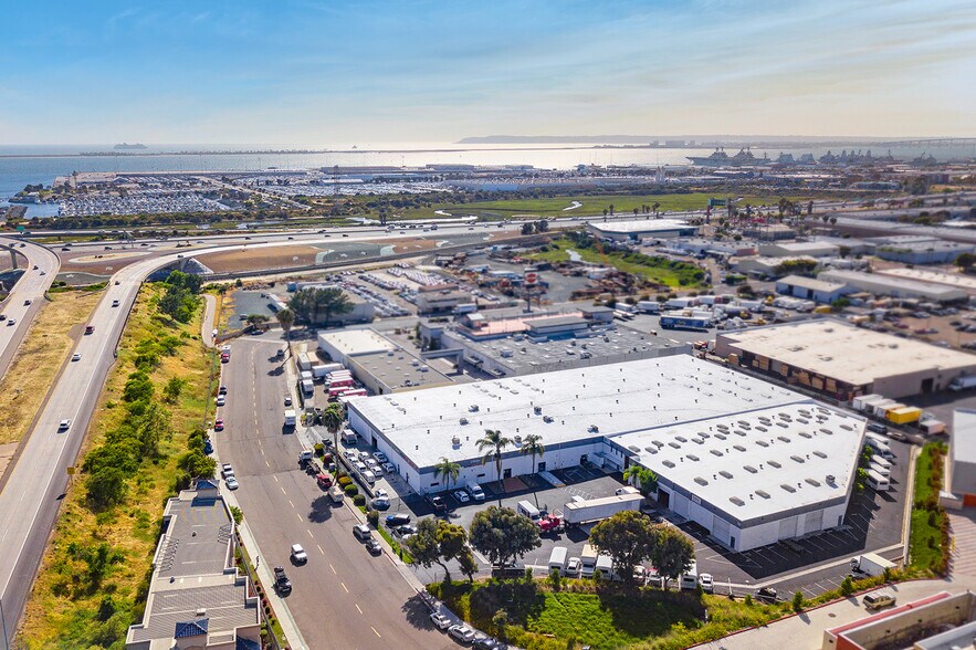 More Photos Of 131 W 33rd St, National City Warehouse For Lease