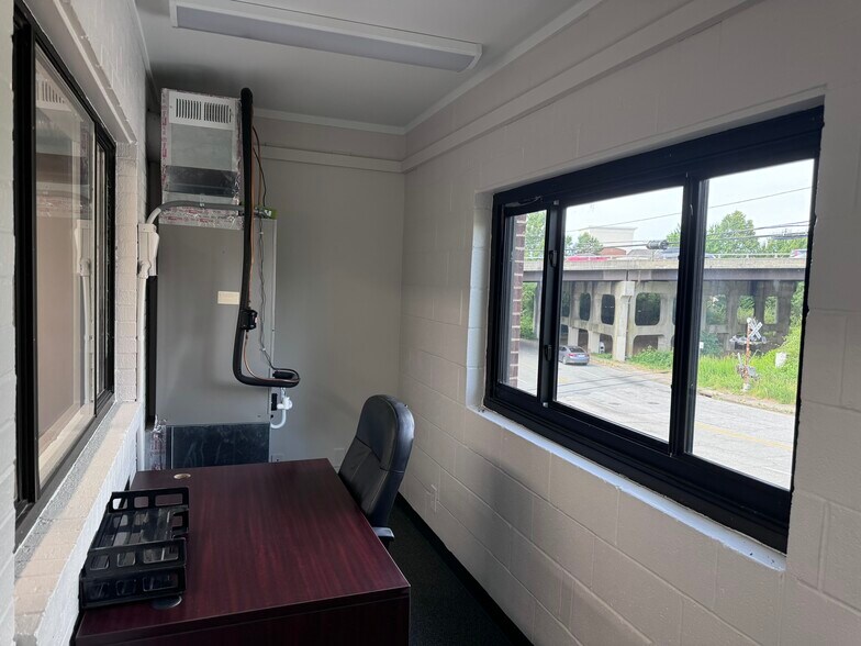 More Photos Of 61 Miller St, Winston-Salem Storefront Retail Office For Sale