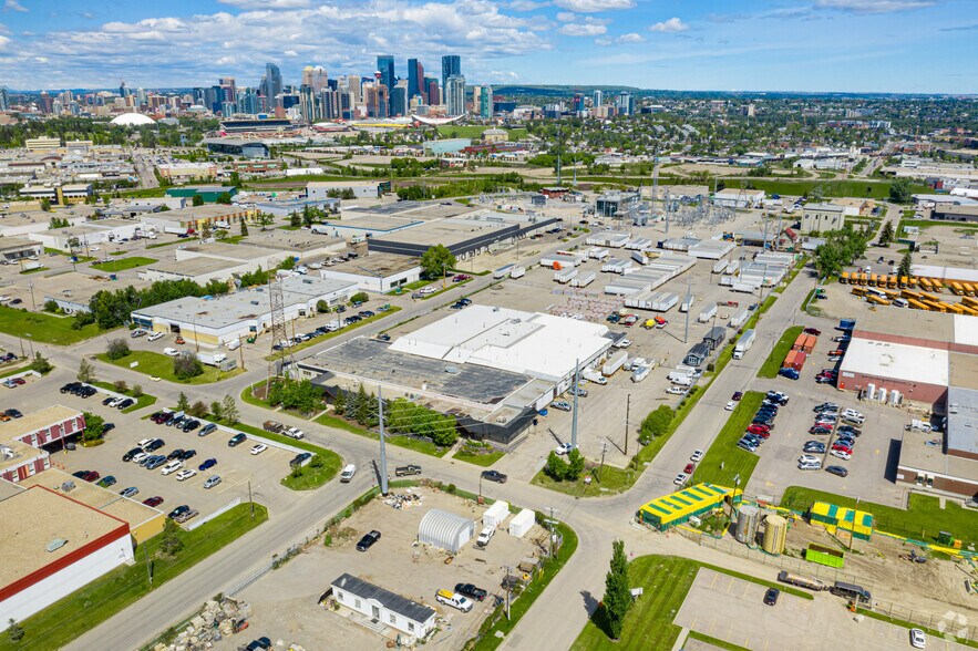 More Photos Of 1212 34th Ave SE, Calgary Coworking Space