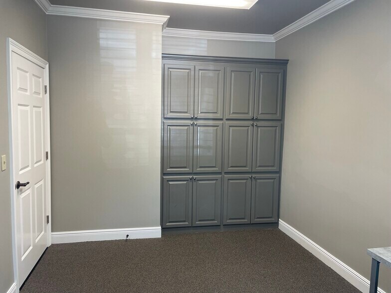 More Photos Of 14635 S Harrell's Ferry Rd, Baton Rouge Office For Sale