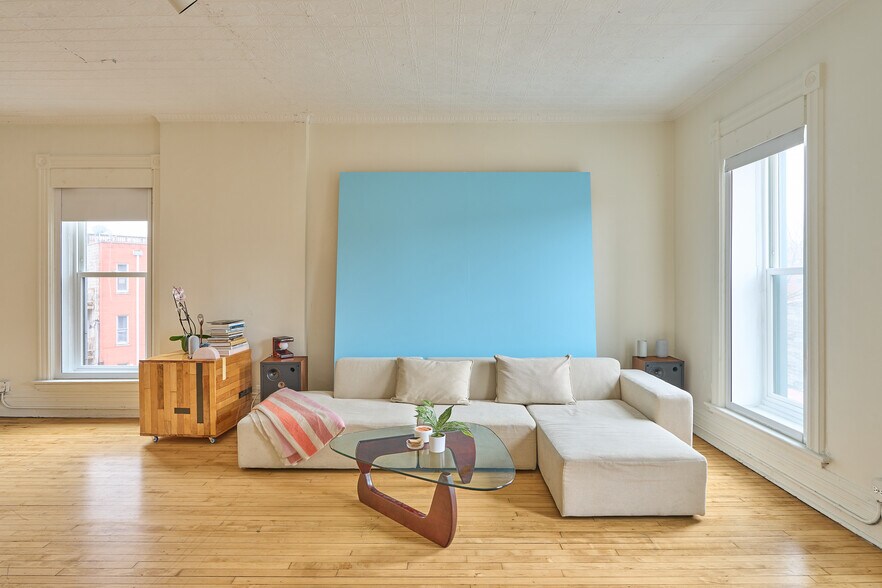 More Photos Of 1539 N Damen Ave, Chicago Office For Lease