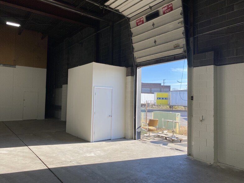 More Photos Of 43 Conyngham Ave, Wilkes Barre Distribution For Lease