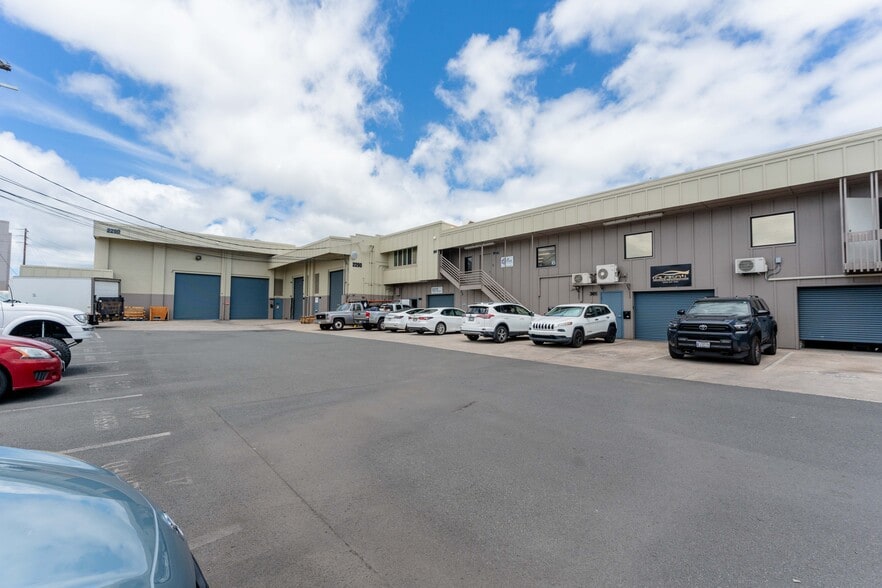 More Photos Of 2290 Alahao Pl, Honolulu Unknown For Lease