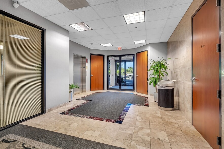 More Photos Of 1751 S Naperville Rd, Wheaton Medical For Sale