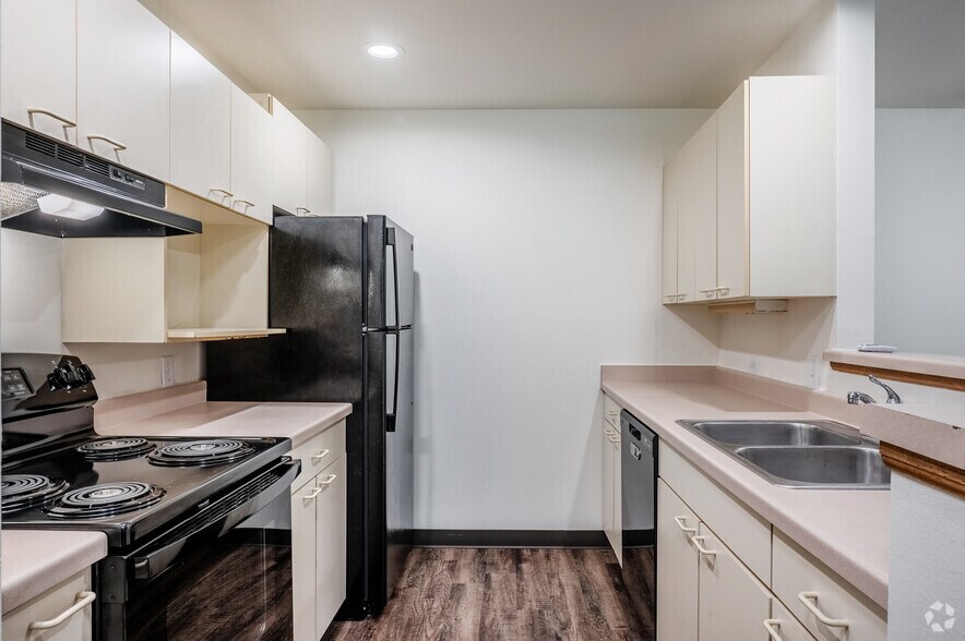 More Photos Of 1035 Pleasant St, Beloit Apartments For Lease