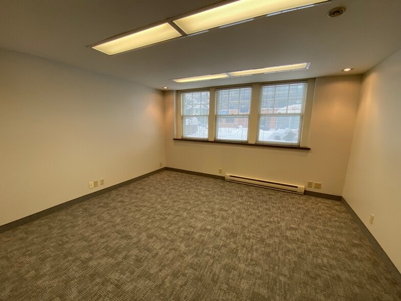 More Photos Of 239 Cleveland Ave N, Saint Paul Loft Creative Space For Lease