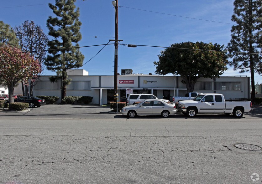 More Photos Of 3015 Kilson Dr, Santa Ana Warehouse For Lease